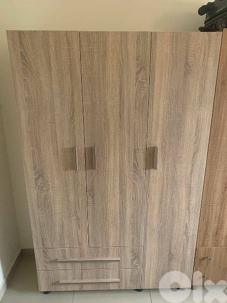 خزانة ثلاث درف 120 سم 0