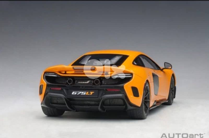 Mclaren 675LT diecast car model 1;18. 5