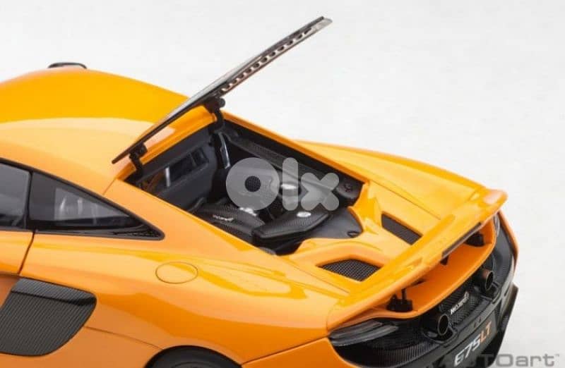 Mclaren 675LT diecast car model 1;18. 9