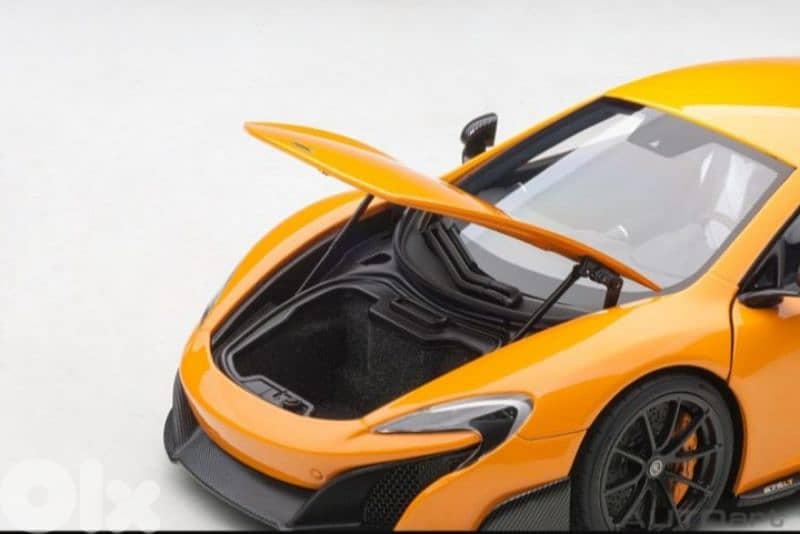 Mclaren 675LT diecast car model 1;18. 10