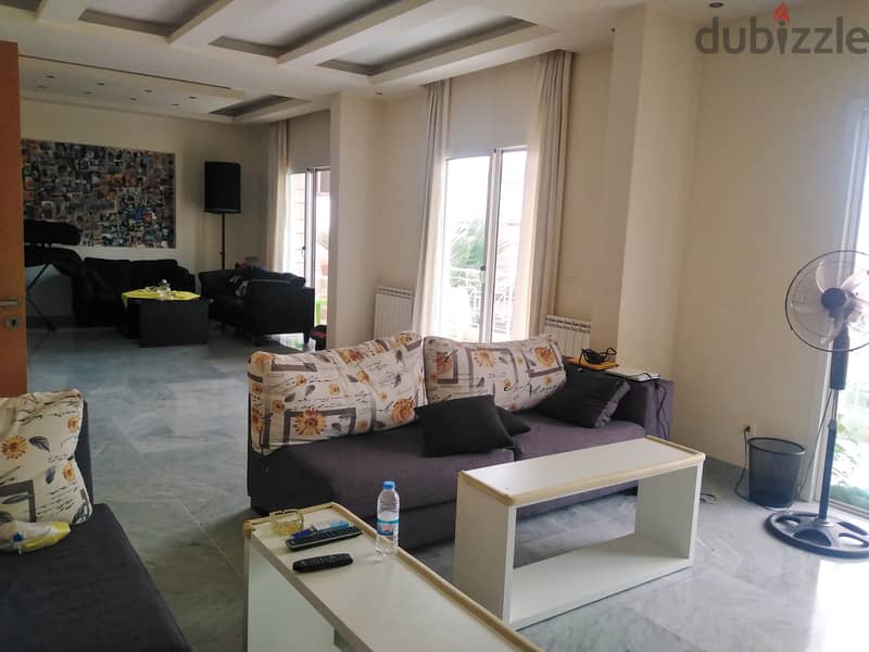 195 SQM Spacious Apartment in Qornet El Hamra, Metn 0