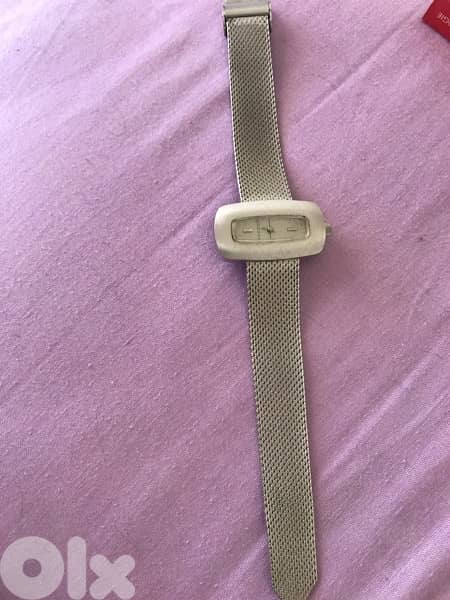 silver watch 0
