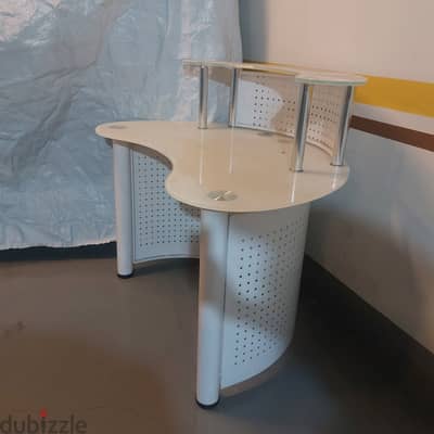 Bureau counter office