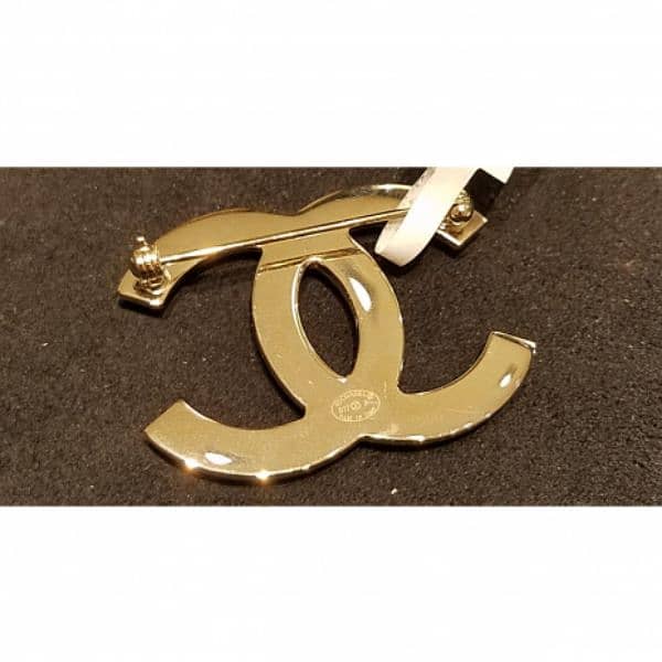 high quality gold tone brooch 4