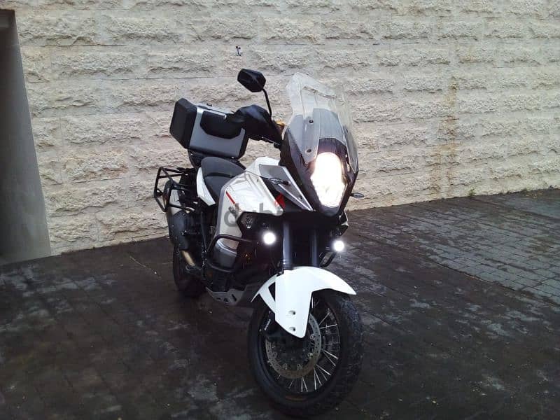 KTM 1290 CC , Model 2015, low Milage 2