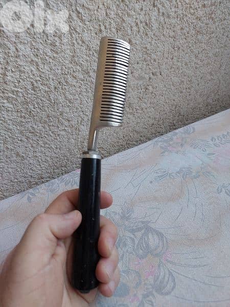 Old Steel Comb - مشط معدني قديم 5
