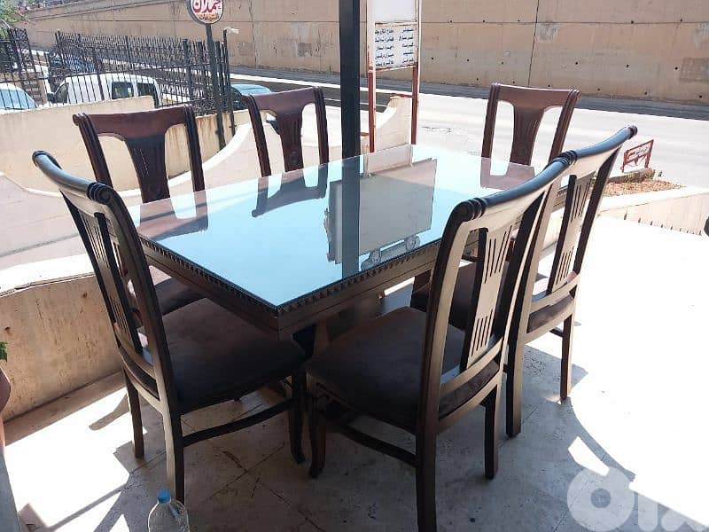 طاولة سفرة مع ست كراسي 0