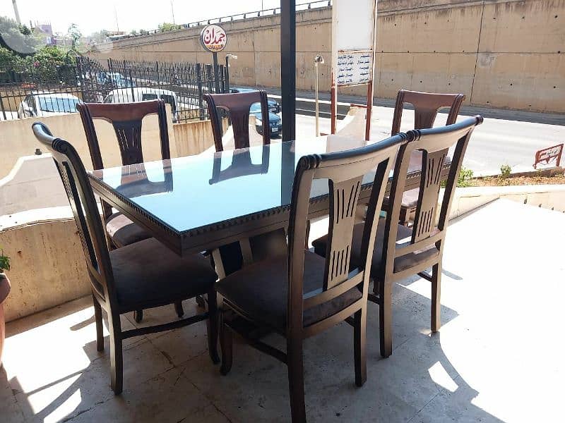 طاولة سفرة مع ست كراسي 1
