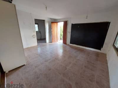 small independent room for rent