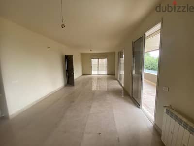 Apartment with Terrace for sale in Qornet el Hamra