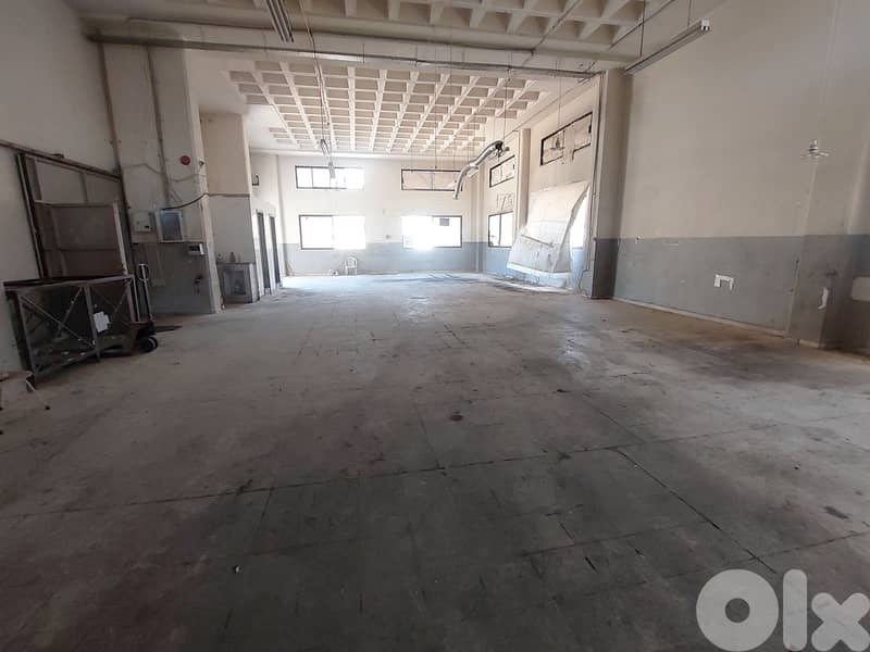 360 SQM Industrial Warehouse in Dekwaneh, Metn 0