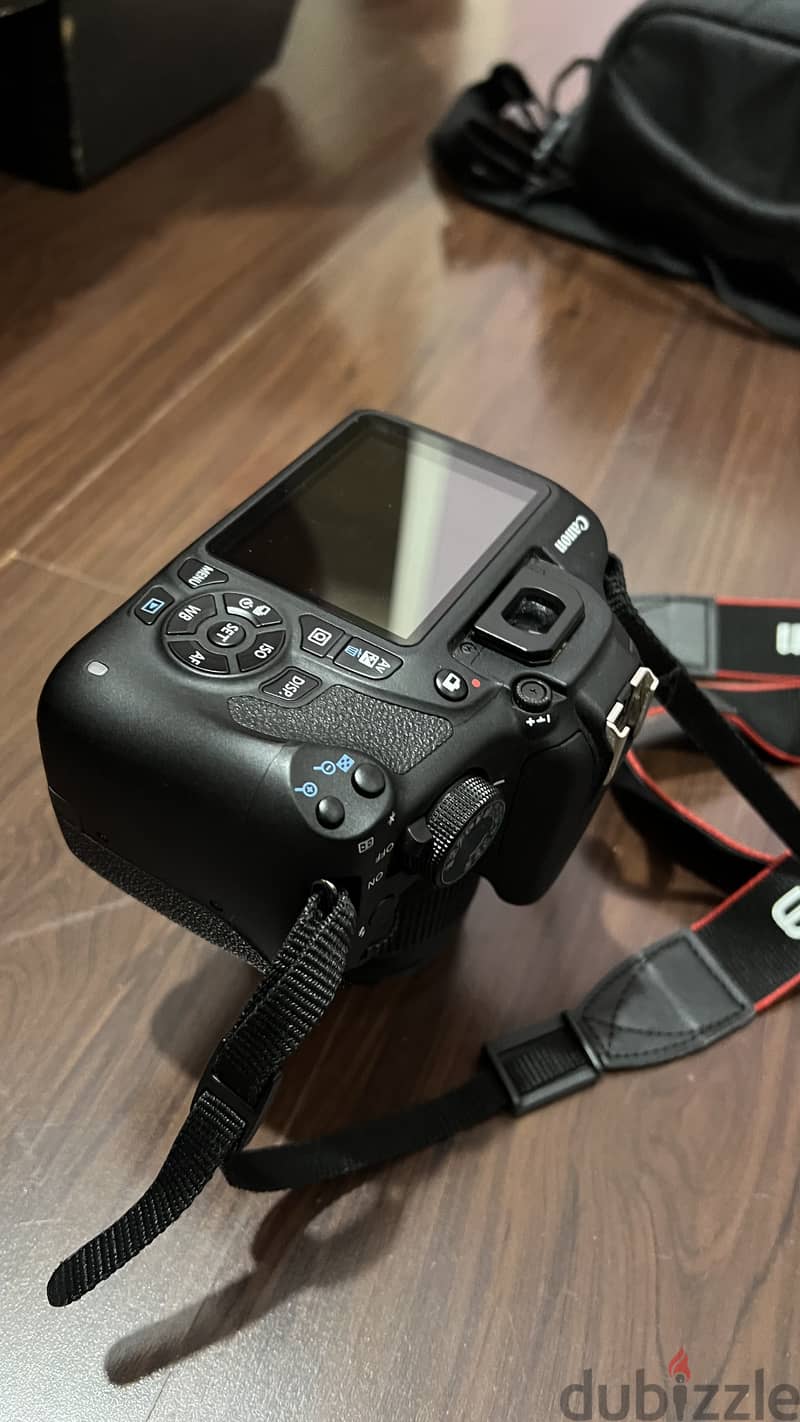 Canon 1200D + tripod + bag 3