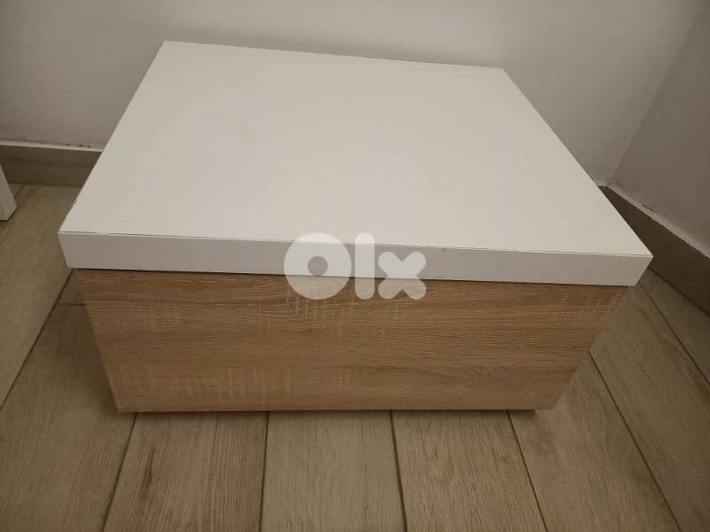 commode bed room like new 3