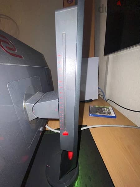 24 inch monitor used like NEW 144 hertz 240 fps everything maxed 6