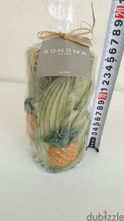 NEW. From USA  5 decorative scented candles