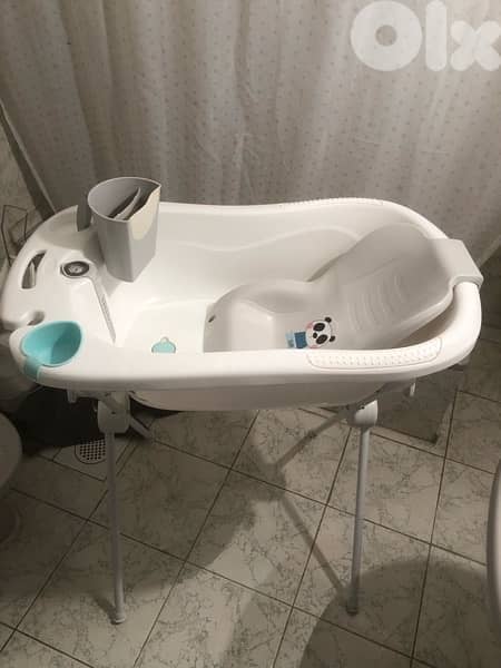 baby bath tub with stand support and new born seat 1