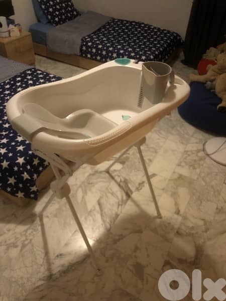 baby bath tub with stand support and new born seat 6