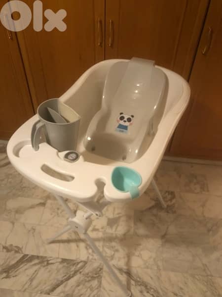 baby bath tub with stand support and new born seat 7