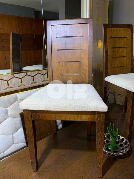 طاولة مع ست كراسي ملبسة قشرة زان 3