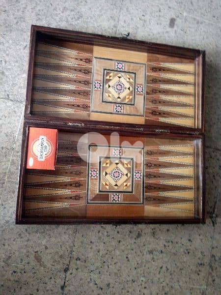 طاولة زهر مصدفة حفر روعة كاملة مع احجار 0