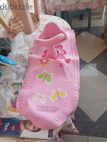 2 bath chairs 4 all ages 1