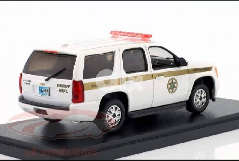 Chevrolet Tahoe (2010) diecast car model 1;43. 3