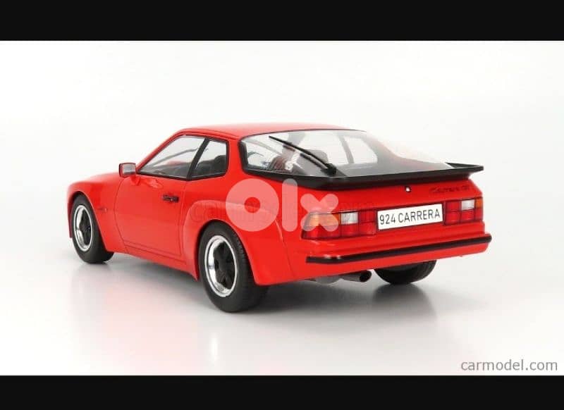 Porsche 924 GT (1981) diecast car model 1;18. 2