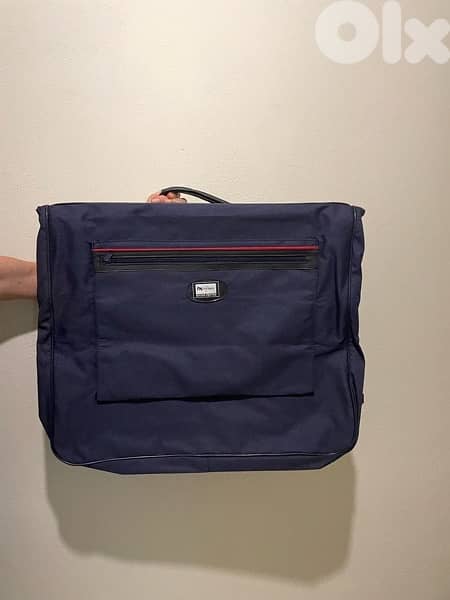 Valise pour costumes 1