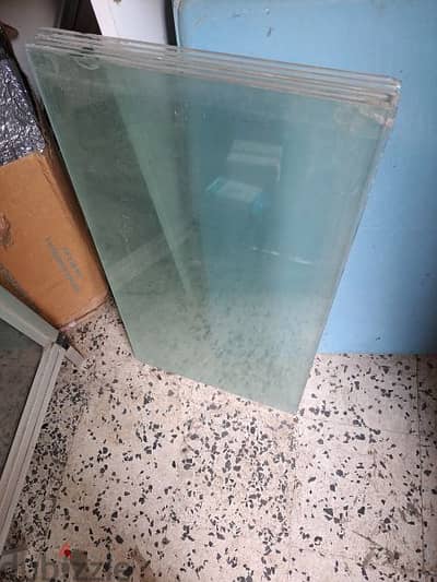 زجاج ٨ مل،طول٧١×٧٨عدد ٤ وقياس ٤٠×٧٠عدد ٦