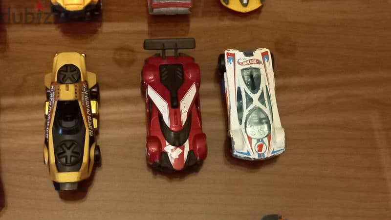 35 matchbox cars each one for 2 dollars 2