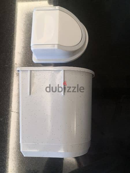 trash bin + lid (small) 20 cm 0