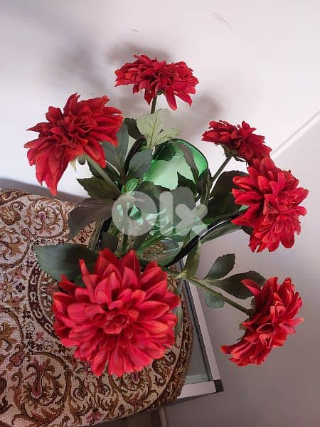 Glass Vase with 6 Roses - فاز زجاج مع ورد 1