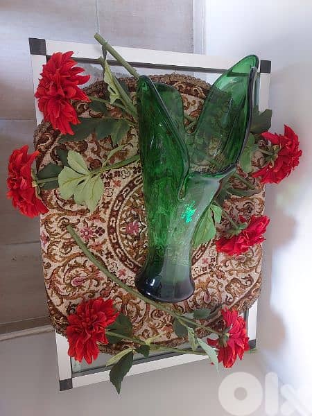 Glass Vase with 6 Roses - فاز زجاج مع ورد 8