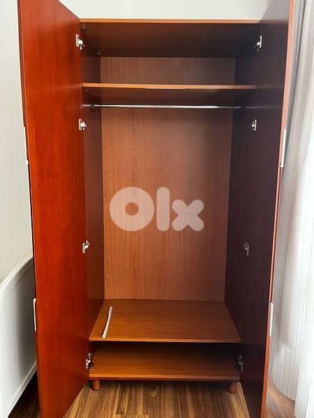 خزانة غرفة نوم - Bedroom Closet in Excellent condition ! 0