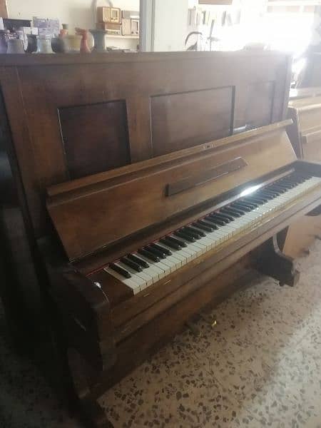 بيانو الماني خارق النظافة للعذف ممتاز جدا سعر لقطة piano 0