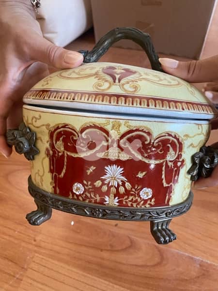bonbonnière and ashtray 1