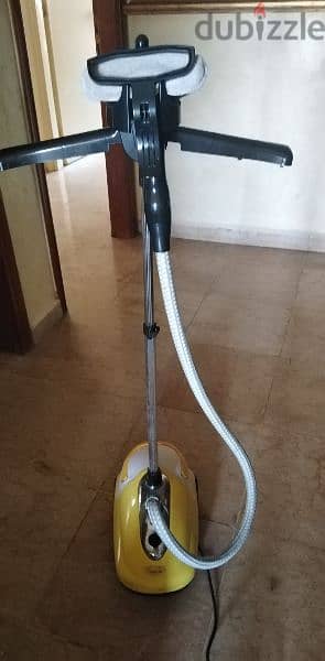 Ironing machine for shop clothing