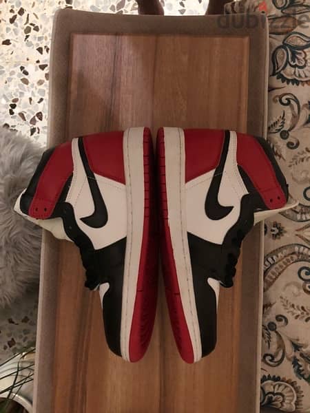 Jordan 1 high OG black Toe 1