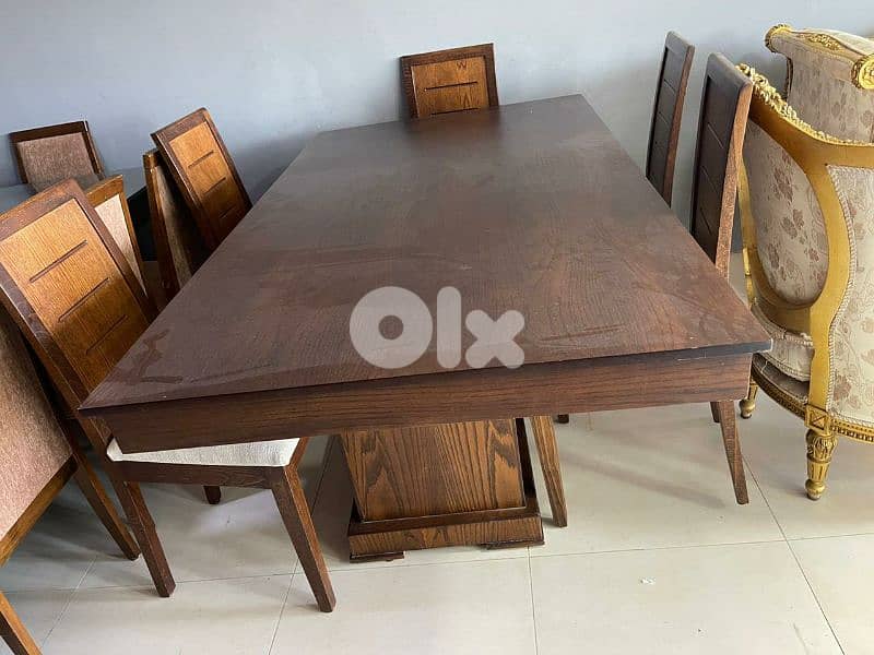 طاولة مع ست كراسي ملبسة قشرة زان 1