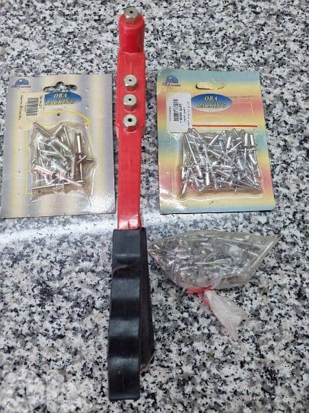 new never used baught from France  for 42 eur 12