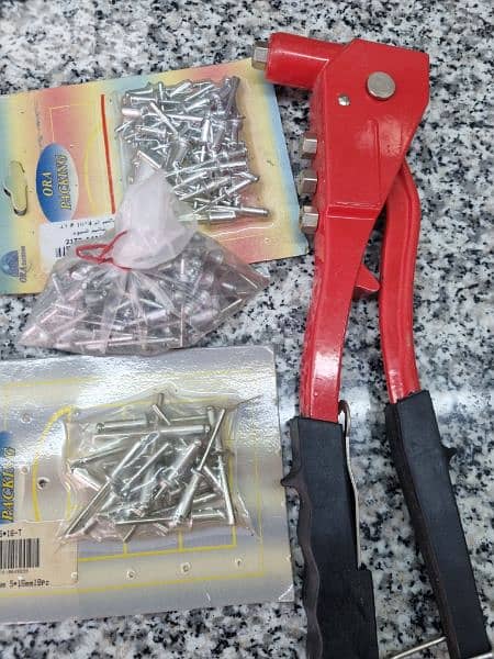 new never used baught from France  for 42 eur 13