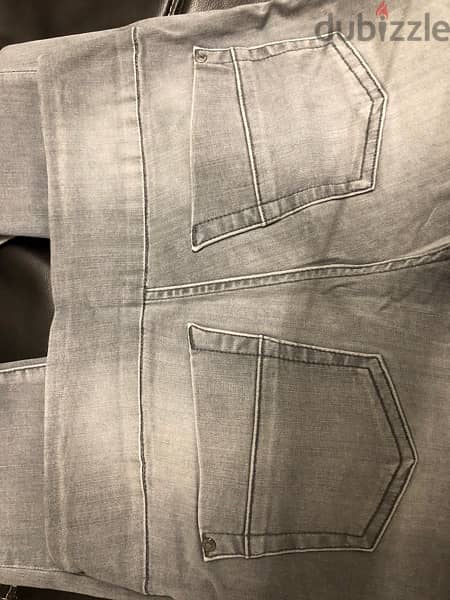 set of women clothing, top with pantalon/ leging 10$, jeans new 10$ 10