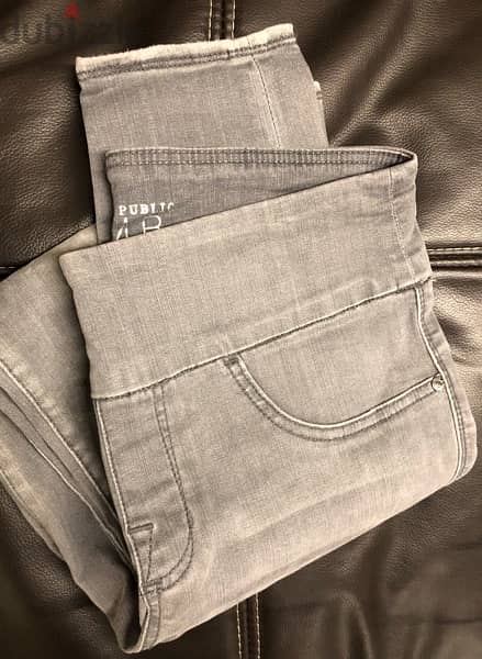 set of women clothing, top with pantalon/ leging 10$, jeans new 10$ 14
