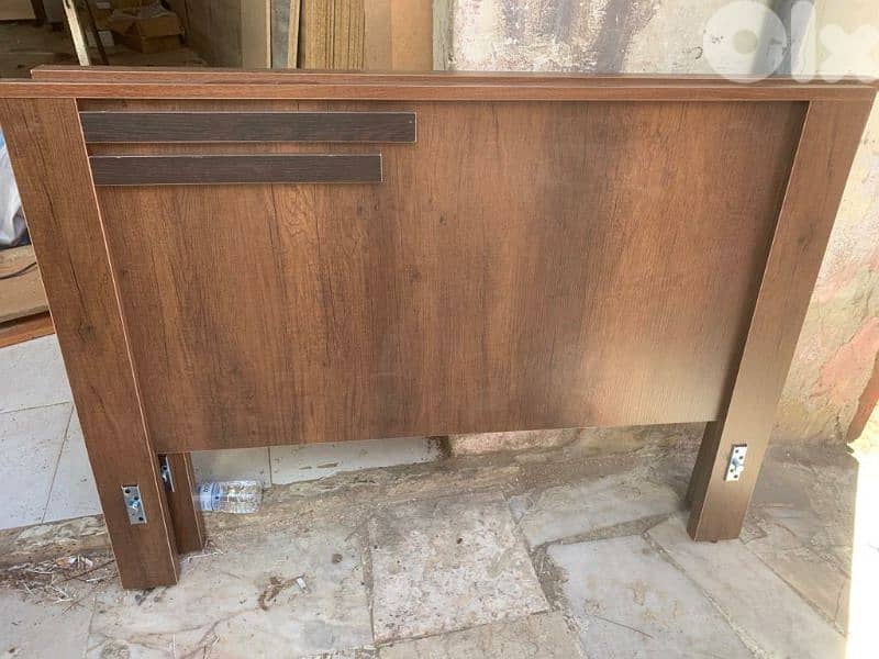 تخت مفرد ونص 120 سم 0