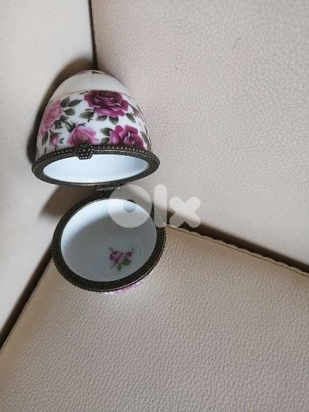 porcelain floral egg 1