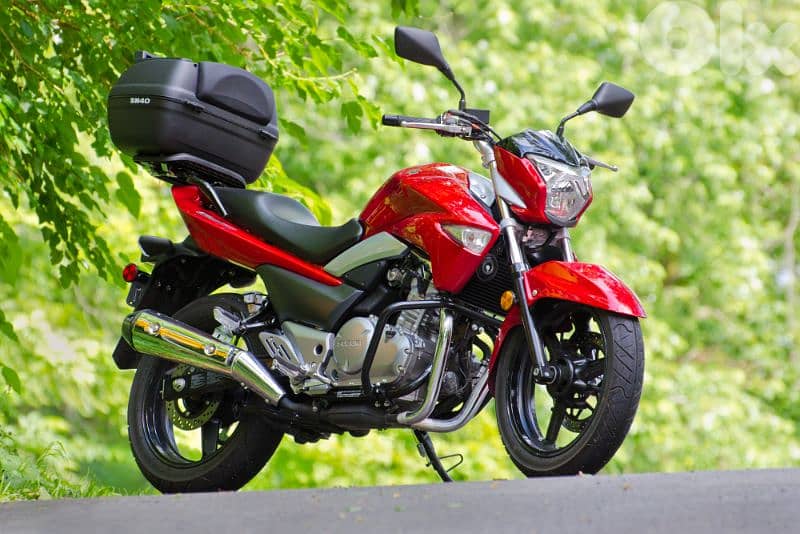 Suzuki Inazuma 250cc injection two cylinder 0klm dealer warranty 2