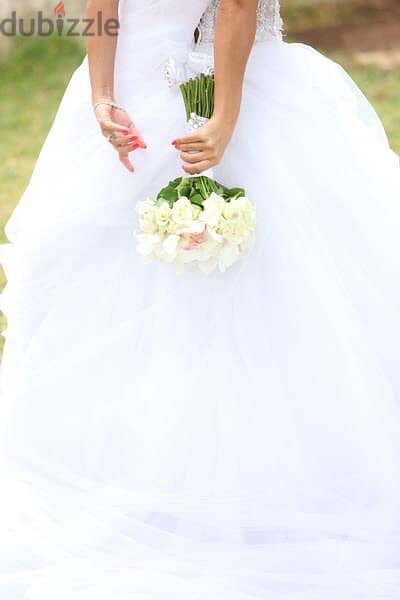 STUNING WEDDING DRESS