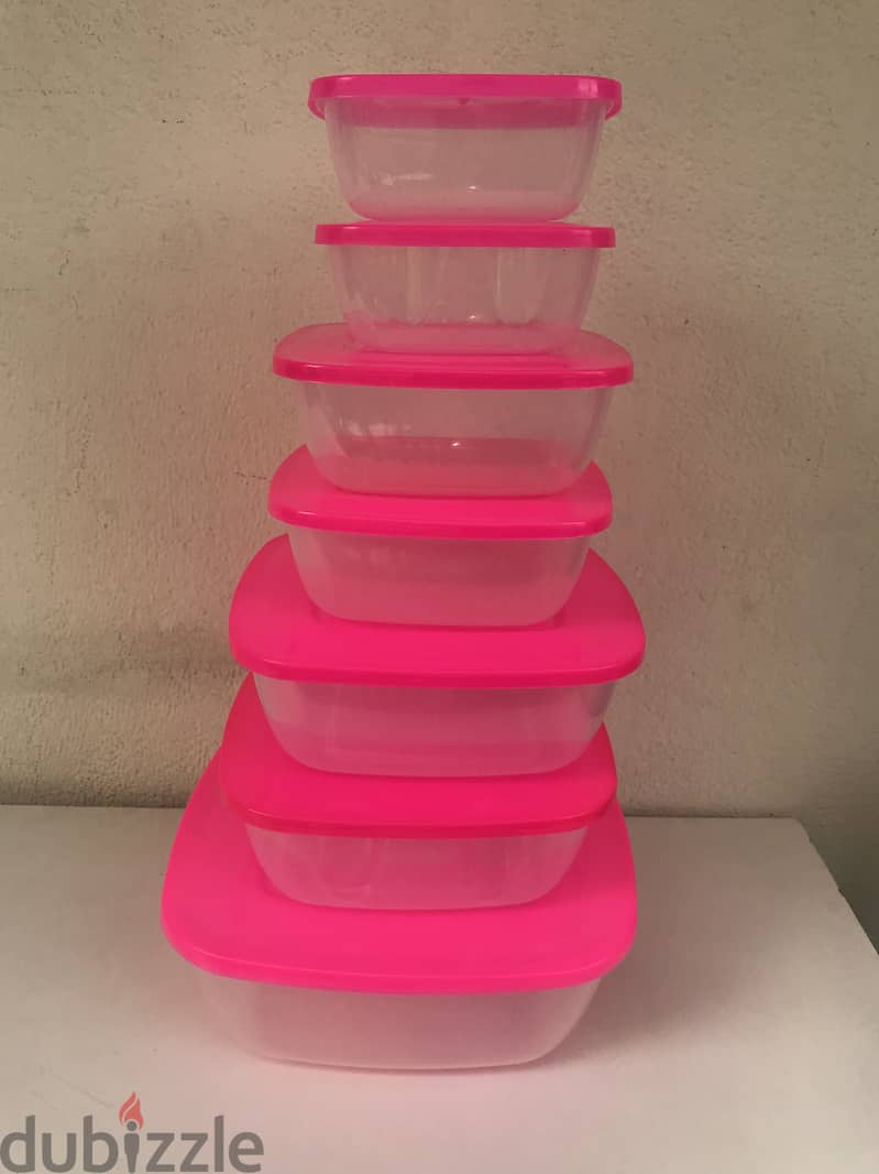 NEW : Tupperware set of 7 for $15 1