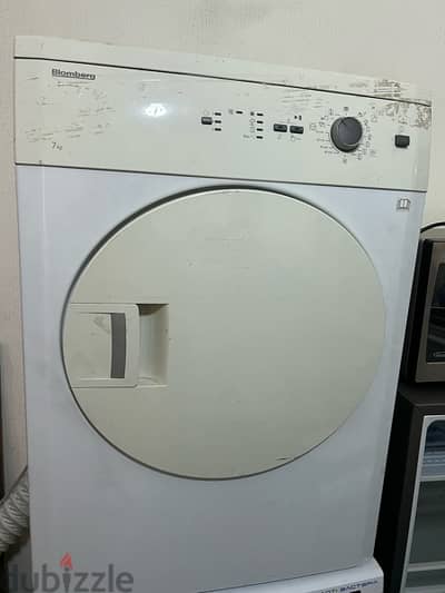 نشافة بلومبيرج  شبة جديدة