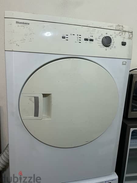 نشافة بلومبيرج  شبة جديدة 0